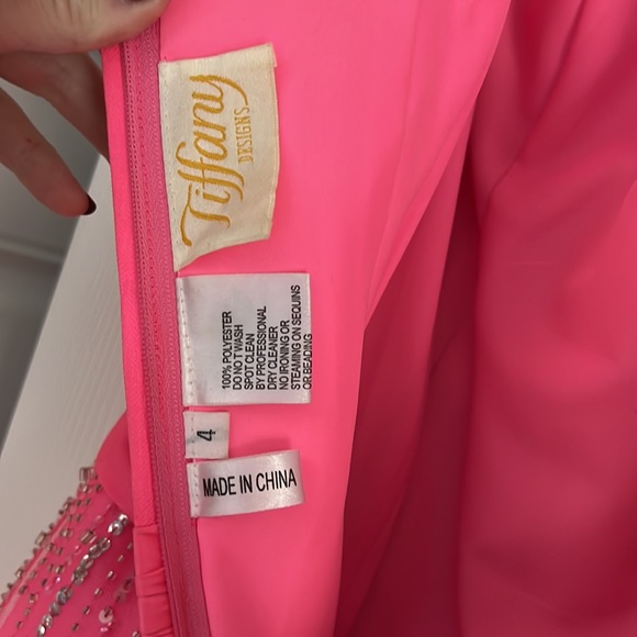 Tiffany design bright Barbie pink formal dress - Picture 5 of 7